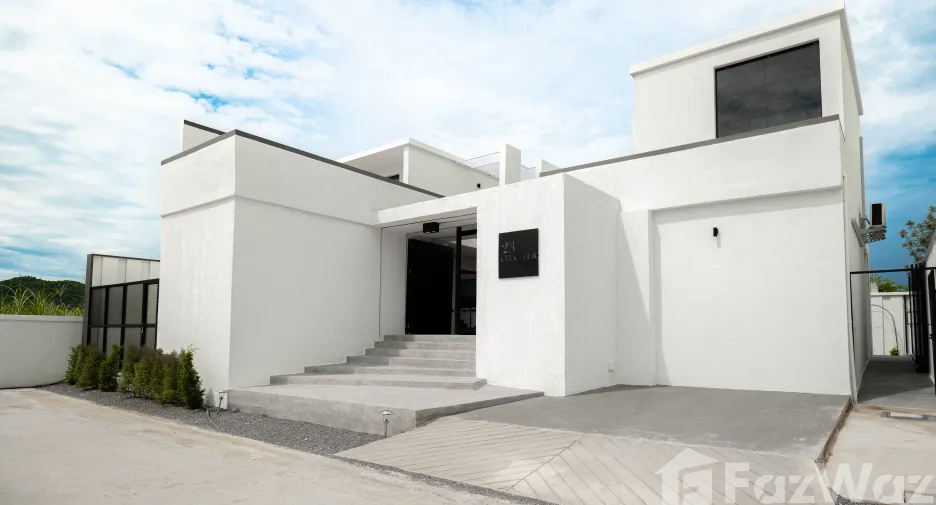 For rent 4 bedrooms villa 