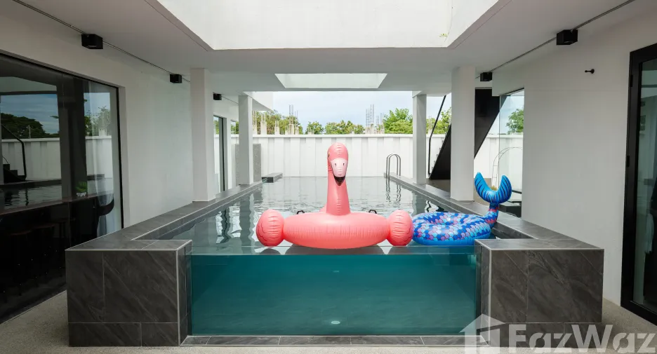 For rent 4 bedrooms villa 