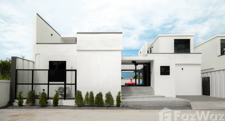 For rent 4 bedrooms villa 