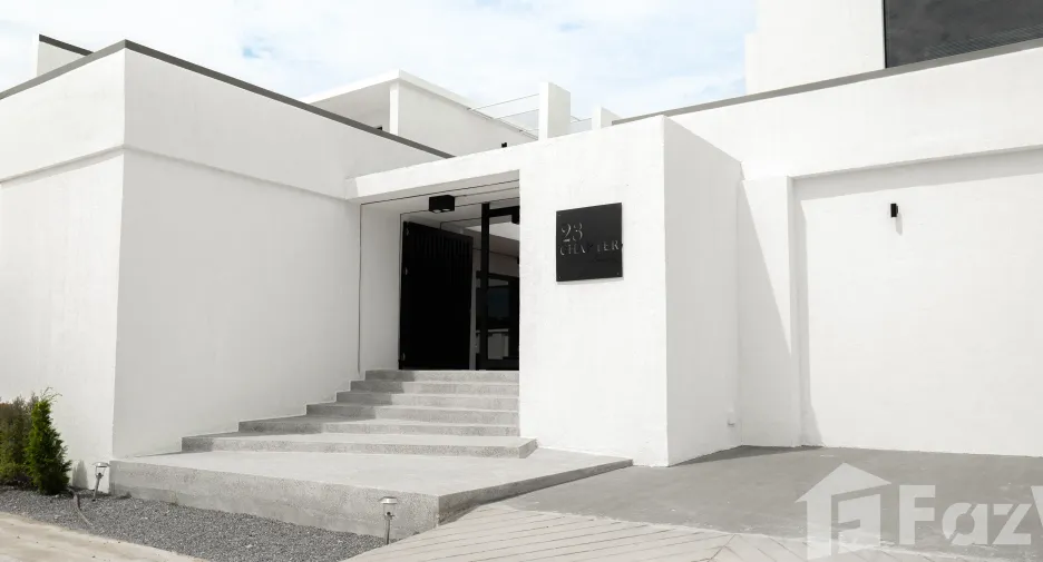 For rent 4 bedrooms villa 