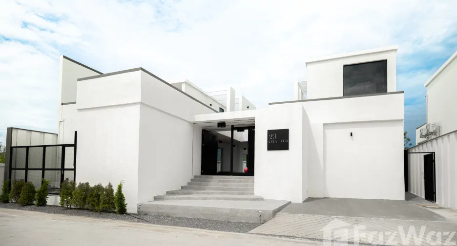 For rent 4 bedrooms villa 