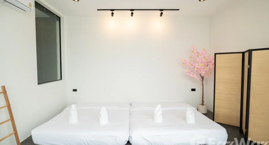 For rent 4 bedrooms villa 