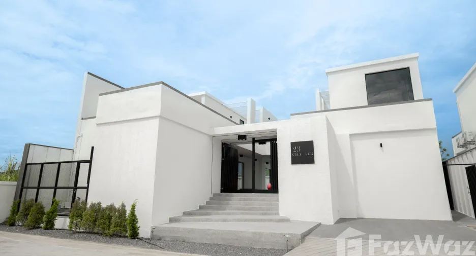 For rent 4 bedrooms villa 