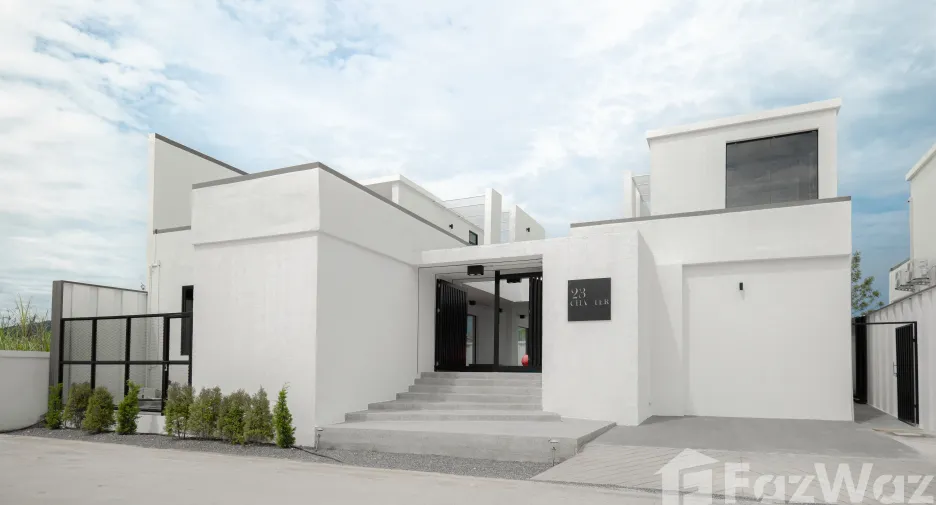 For rent 4 bedrooms villa 