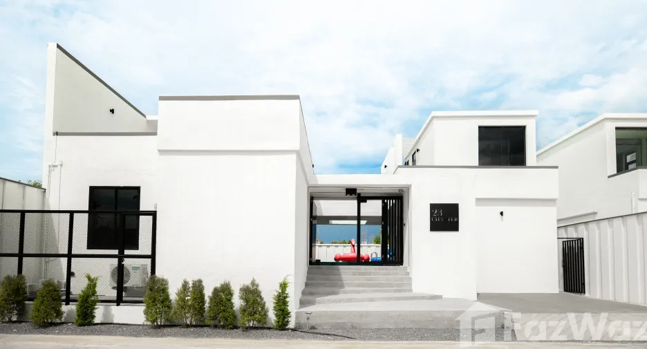 For rent 4 bedrooms villa 