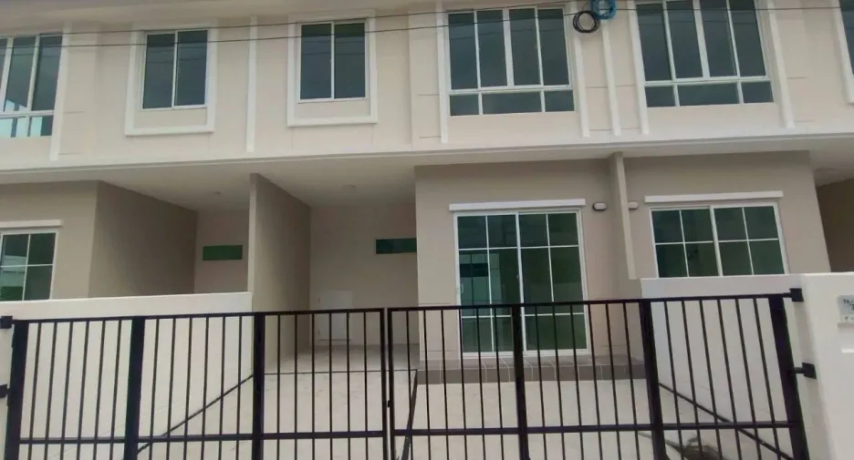 For sale 3 ベッドルーム townhouse in Mueang Samut Prakan, Samut Prakan