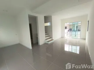 À vendre 3 chambres maison de ville à Mueang Samut Prakan, Samut Prakan