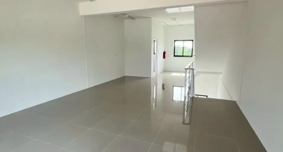 Casa en alquiler de estudio en Bang Sao Thong, Samut Prakan