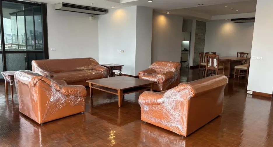 À louer 2 chambres appartement à Yan Nawa, Bangkok