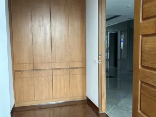 À louer 2 chambres appartement à Yan Nawa, Bangkok
