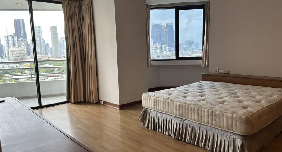 À louer 2 chambres appartement à Yan Nawa, Bangkok