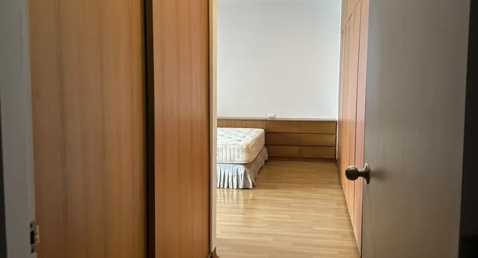 À louer 2 chambres appartement à Yan Nawa, Bangkok