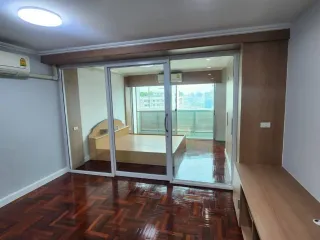 For rent 1 Beds condo in Yan Nawa, Bangkok