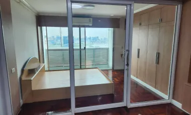 For rent 1 bed condo in Yan Nawa, Bangkok