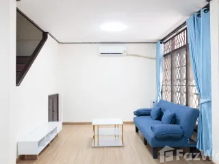 Reihenhaus zur Miete mit 4 Zimmer in Huai Khwang, Bangkok