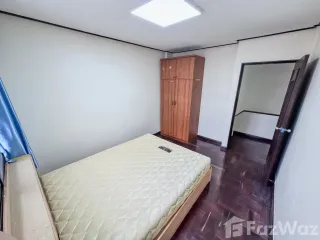 Reihenhaus zur Miete mit 4 Zimmer in Huai Khwang, Bangkok