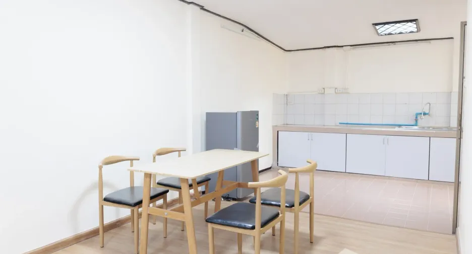 Reihenhaus zur Miete mit 4 Zimmer in Huai Khwang, Bangkok