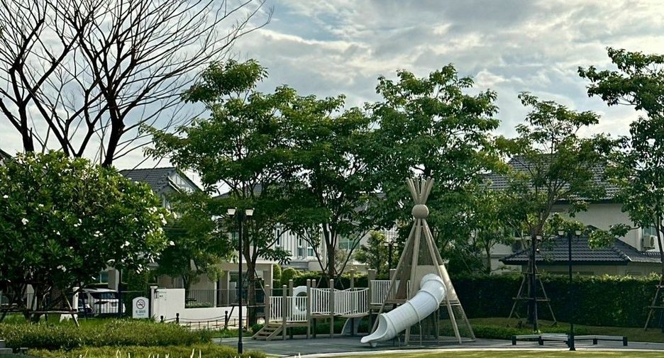 出租 3 卧室 联排别墅 在 Bang Phli, Samut Prakan