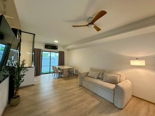 Casa adosada en alquiler de 3 habitaciones en Bang Phli, Samut Prakan