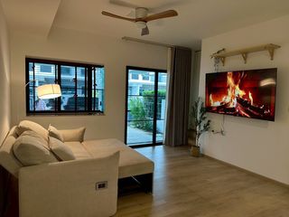 Casa adosada en alquiler de 3 habitaciones en Bang Phli, Samut Prakan