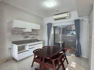 Casa adosada en venta de 2 habitaciones en Lat Krabang, Bangkok