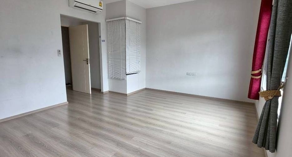 Casa adosada en venta de 2 habitaciones en Lat Krabang, Bangkok