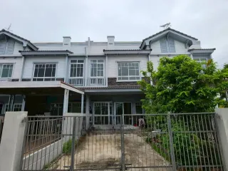Casa adosada en venta de 2 habitaciones en Lat Krabang, Bangkok