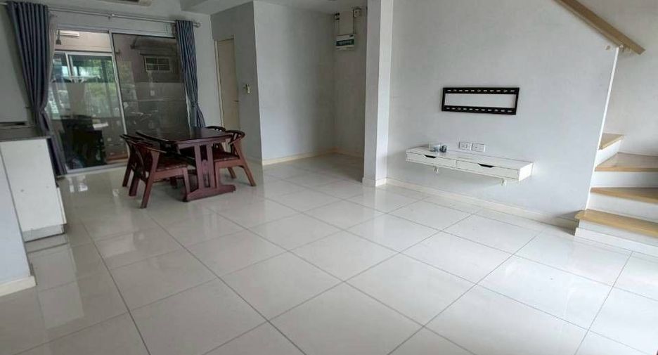 Casa adosada en venta de 2 habitaciones en Lat Krabang, Bangkok
