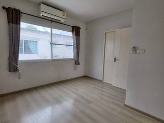 Casa adosada en venta de 2 habitaciones en Lat Krabang, Bangkok