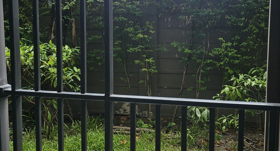 For sale studio condo in Mueang Samut Prakan, Samut Prakan