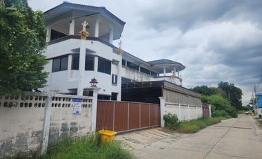 À vendre 3 chambres maison à Thawi Watthana, Bangkok