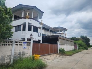 For sale 3 bedrooms house in Thawi Watthana, Bangkok