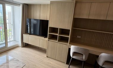 For rent 2 bedrooms condo in Bang Rak, Bangkok