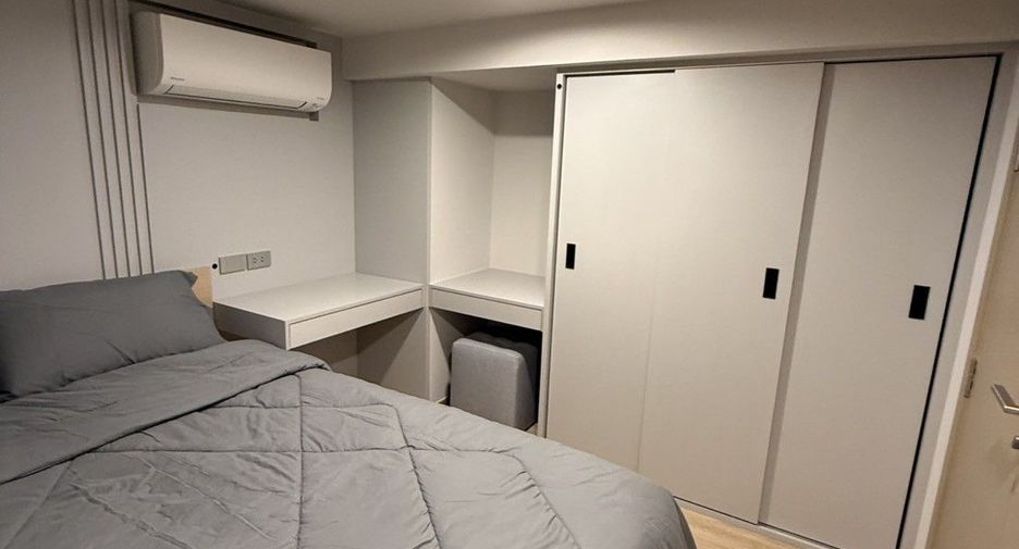For rent 2 bedrooms condo in Bang Rak, Bangkok