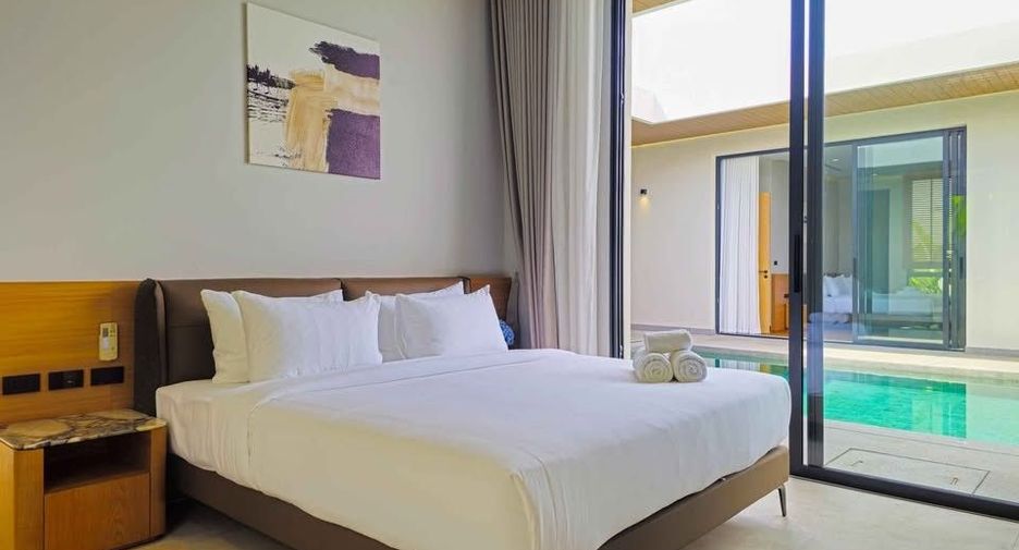 For rent 4 bedrooms villa in Mueang Phuket, Phuket