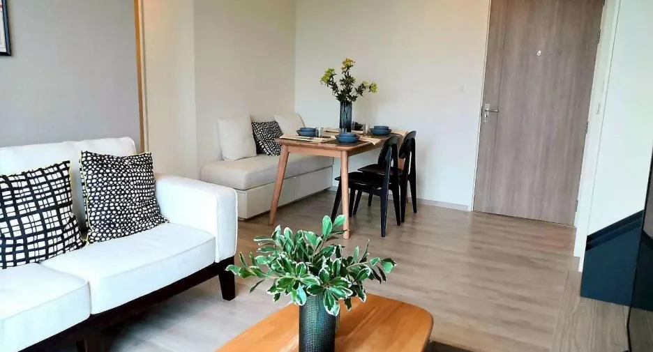 For rent 2 bedrooms condo 