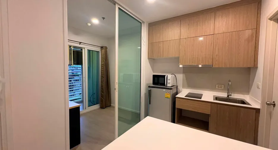 Condo en alquiler y en venta de 1 habitaciones en Bang Phlat, Bangkok
