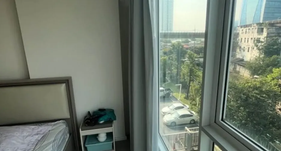 Condo en alquiler y en venta de 1 habitaciones en Bang Phlat, Bangkok