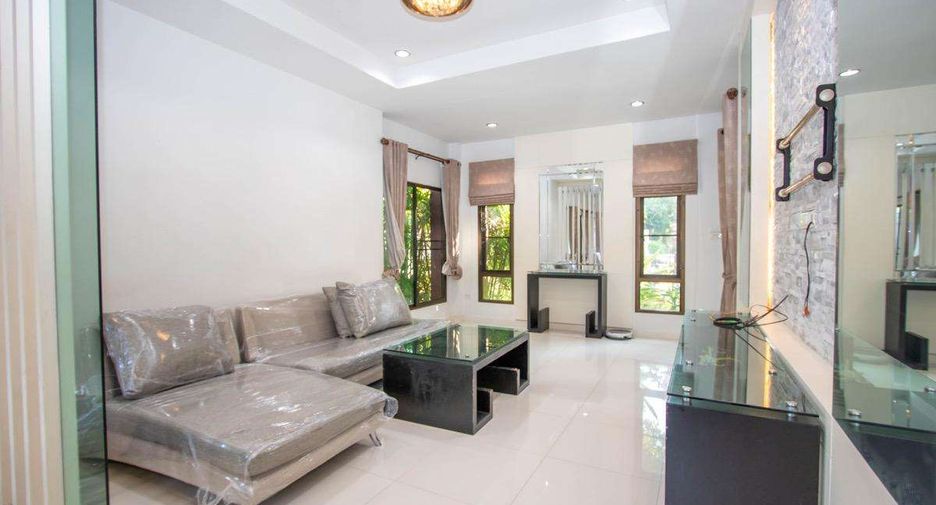 À louer 3 chambres maison à Saraphi, Chiang Mai