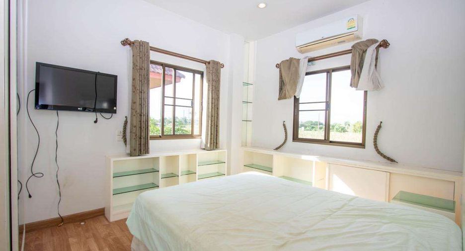 À louer 3 chambres maison à Saraphi, Chiang Mai