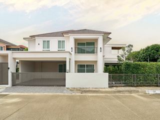 Villa en venta de 4 habitaciones en San Kamphaeng, Chiang Mai