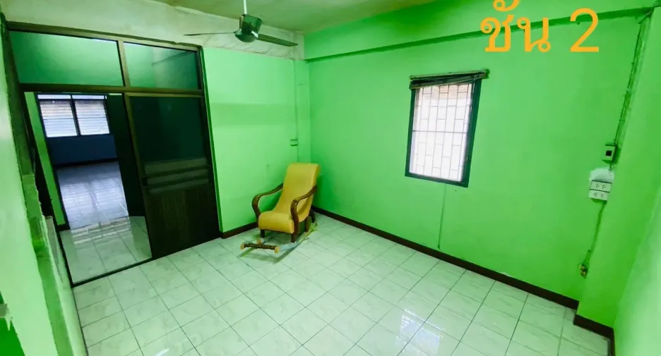 Local comercial en venta de 7 habitaciones en Khlong Sam Wa, Bangkok