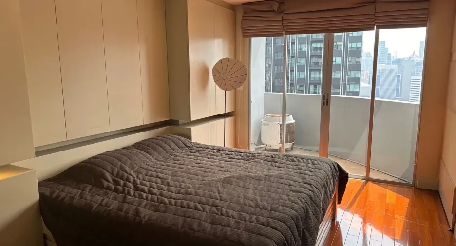 For sale 3 bedrooms condo in Watthana, Bangkok