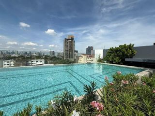 For sale and for rent 1 bed condo in Phra Khanong, Bangkok
