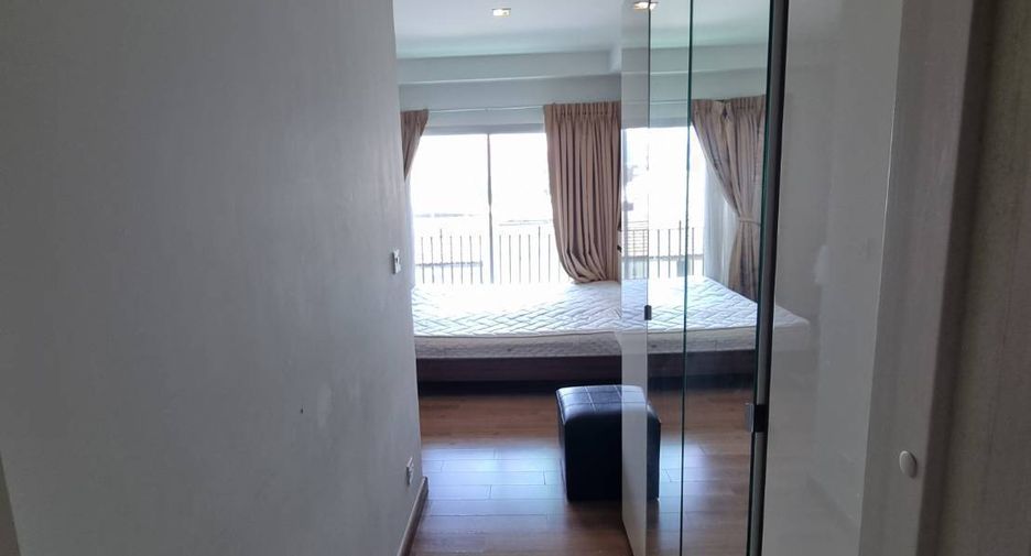 For rent 1 bed condo in Pathum Wan, Bangkok