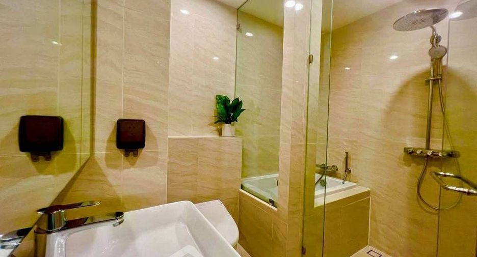 For rent 2 bedrooms condo in Watthana, Bangkok