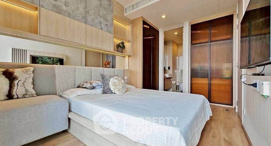 For rent 2 bedrooms condo in Watthana, Bangkok