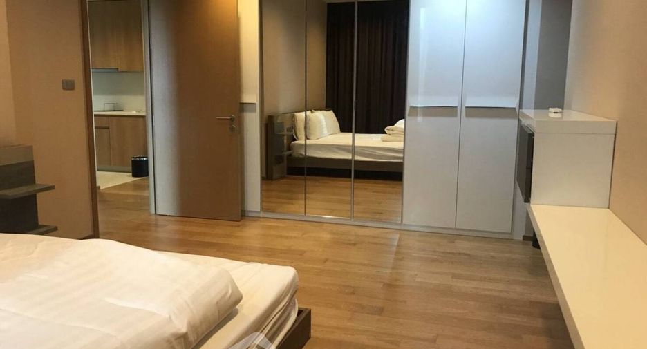 For rent 2 bedrooms condo in Khlong Toei, Bangkok