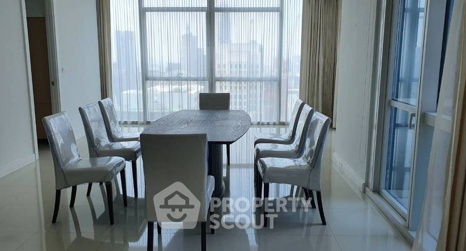 For rent 4 ベッドルーム condo 