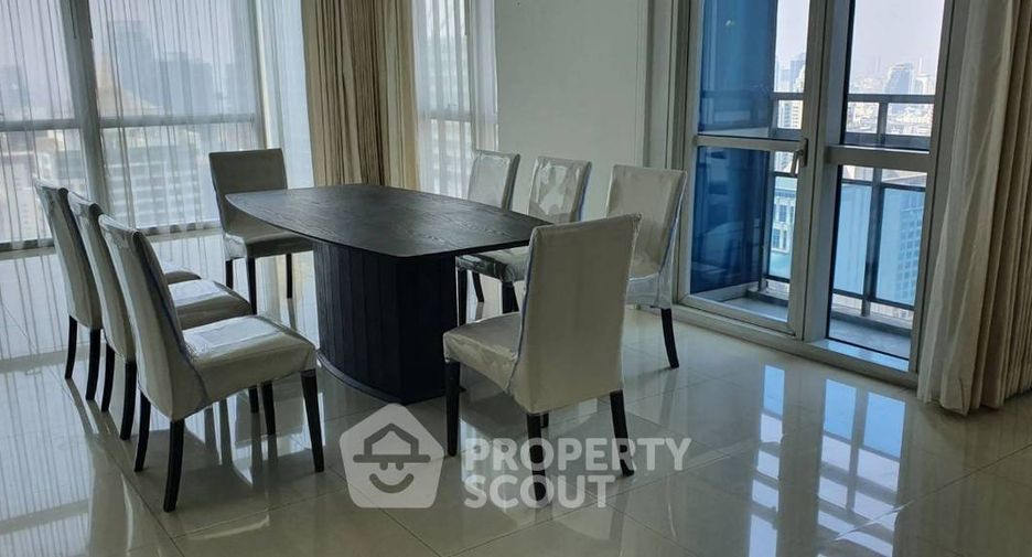 For rent 4 ベッドルーム condo 